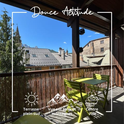 Day, View (from property/room), Balcony/Terrace, Dining area, Text overlay