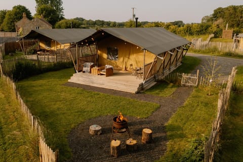 Property building, Natural landscape, BBQ facilities, Garden, Garden view