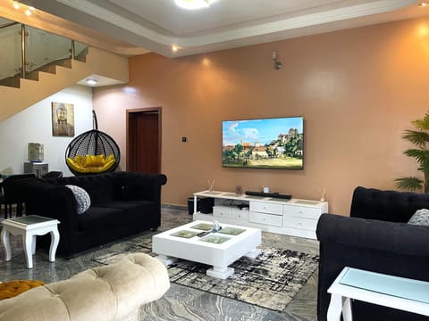 Communal lounge/ TV room