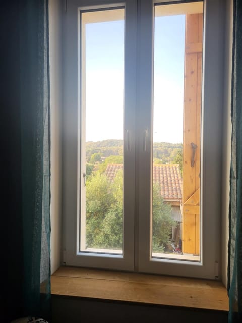 Day, Bedroom