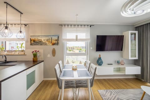 TV and multimedia, Kitchen or kitchenette, Dining area