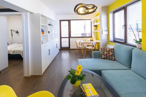 Bed, Living room, Photo of the whole room, Seating area, Bedroom