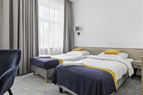 Bed, Living room