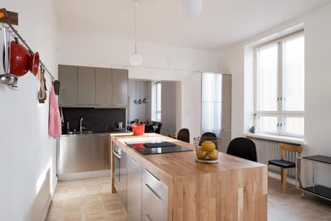 Kitchen or kitchenette, dishwasher, oven, stove