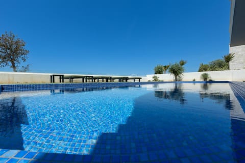 Pool view, Swimming pool, sunbed