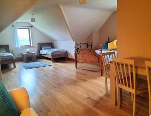 Seating area, Dining area, Bedroom