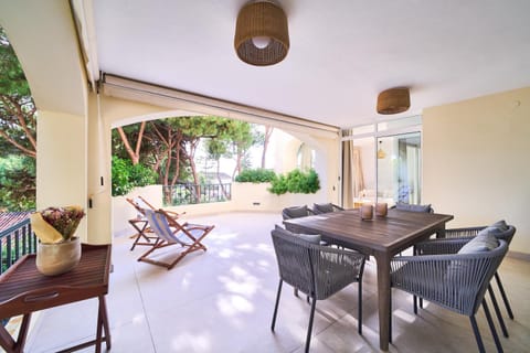 Day, Garden view