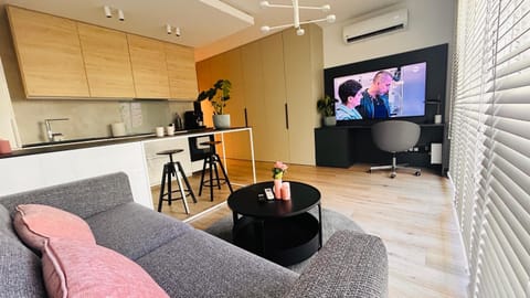 Communal lounge/ TV room, TV and multimedia, Seating area, Evening entertainment