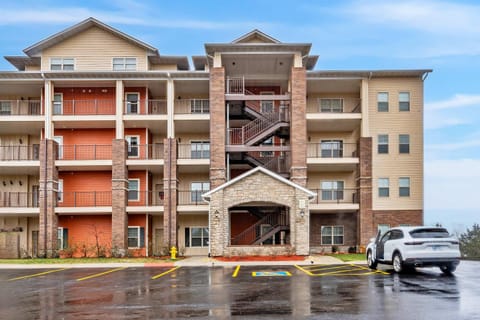 Paradise View at the Majestic - Spectacular Views House in Branson