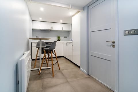 Facade/entrance, Kitchen or kitchenette, Dining area