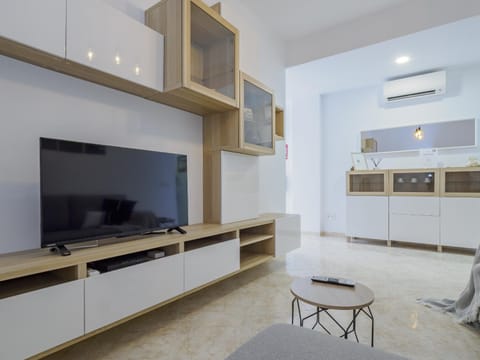 Communal lounge/ TV room, Living room