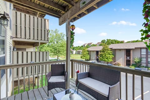 Branson Sunny Daze - Sleeps 4 House in Branson