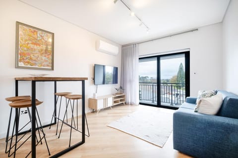 TV and multimedia, Balcony/Terrace, Living room, Seating area, Dining area, air conditioner