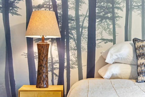 Woodlands Getaway - The Very Best of Branson! Downstairs unit - 17 stairs House in Branson