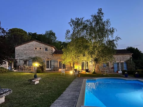 Property building, Night, Garden, Garden, Garden view, Pool view, Swimming pool, Swimming pool, sunbed