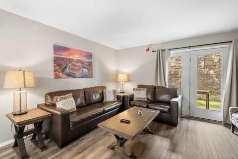 The Moab and Country Farmhouse Duo - Table Rock House in Branson