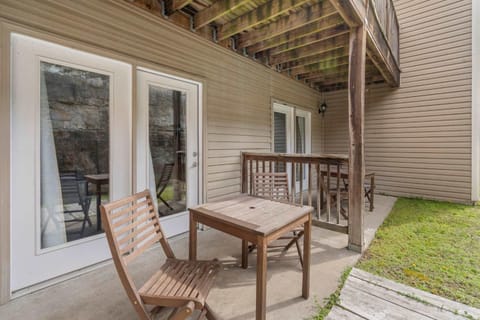 The Spoke - Experience Branson House in Branson