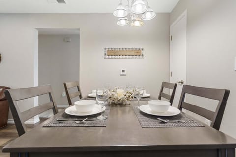 Hillside Lodge - Enjoy Music Venues & the Open Air House in Branson