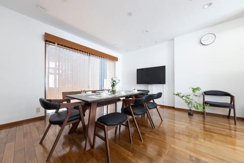 TV and multimedia, Living room, Dining area