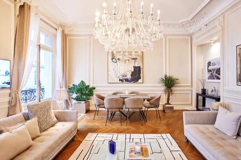 TV and multimedia, Living room, Dining area, Street view, Street view