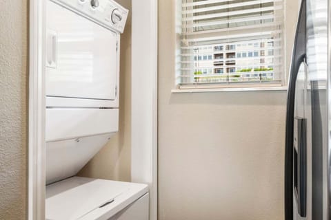 Sunset Daydream - Elegant Condo on Table Rock House in Branson