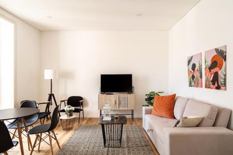 Communal lounge/ TV room, Living room, Seating area, Dining area
