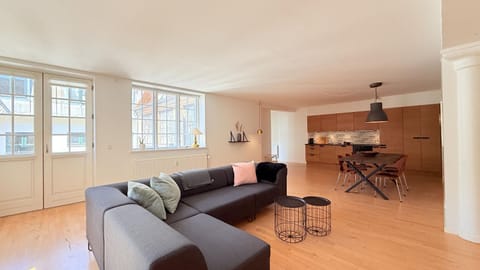 Kitchen or kitchenette, Living room, Dining area