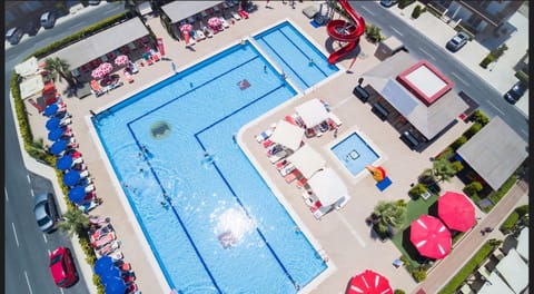 Day, Bird's eye view, Pool view, Swimming pool, Location, Parking, sunbed