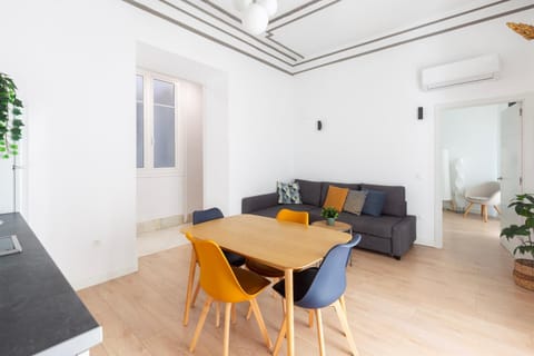 Living room, Photo of the whole room, Seating area, Dining area, air conditioner