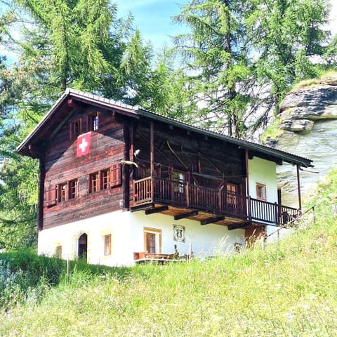 Property building, Facade/entrance, Off site