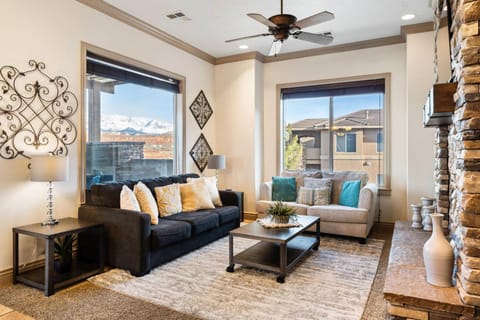 The View - Resort Amenities & Epic Views House in Washington