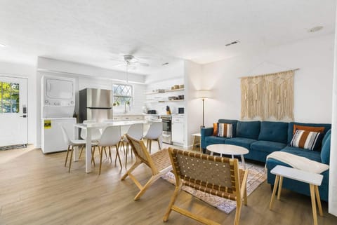 Enchanted Woods Retreat-Decorated for Christmas House in Indian Point