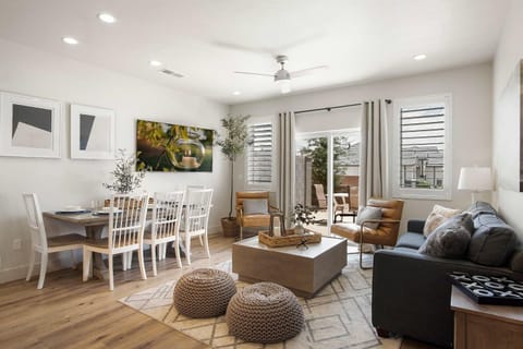 Hygge House - EV Charger House in Washington