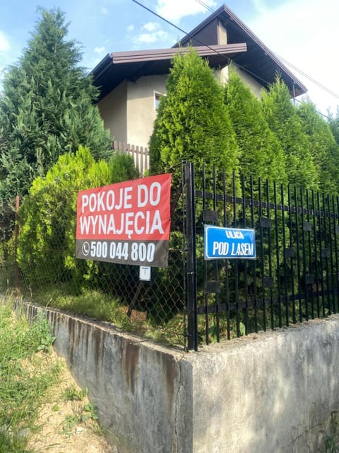 Pokoje Gościnne Pod Lasem" Vacation rental in Krakow