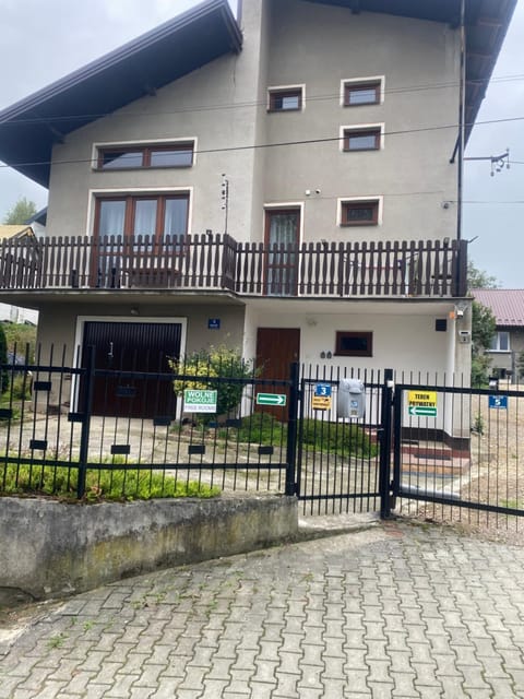 Pokoje Gościnne Pod Lasem" Vacation rental in Krakow