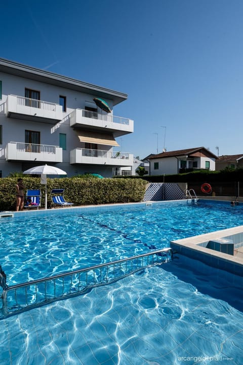Swimming pool, Public Bath