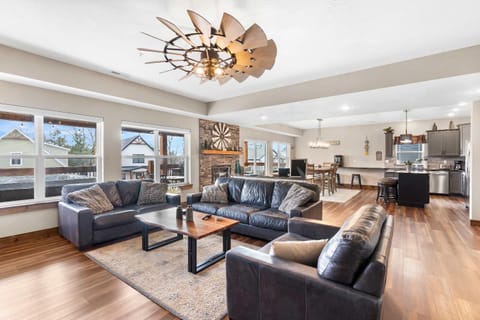 The Rock at Branson Cove - 5 BDR on Table Rock House in Ridgedale