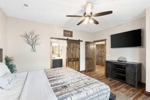 The Rock at Branson Cove - 5 BDR on Table Rock House in Ridgedale