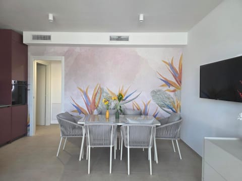 Communal lounge/ TV room, Living room, Seating area, Dining area