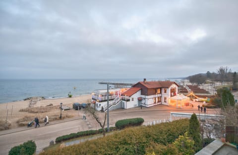 Nearby landmark, Balcony/Terrace, Beach, Sea view