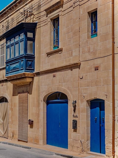 Property building, Day