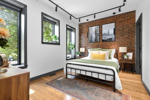 Bed, Photo of the whole room, Bedroom