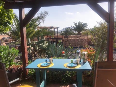 Patio, Day, Garden, View (from property/room), Balcony/Terrace, Dining area, Garden view