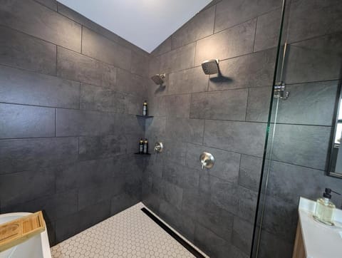 Shower, Bathroom, towels