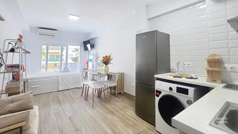 Kitchen or kitchenette, Dining area, pet friendly