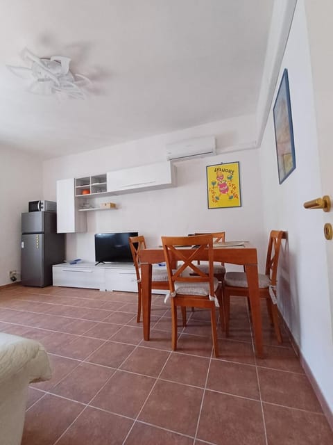 Dining area, air conditioner