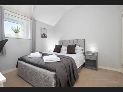 Modern 5-Bedroom House - Bannockburn House in Scotland