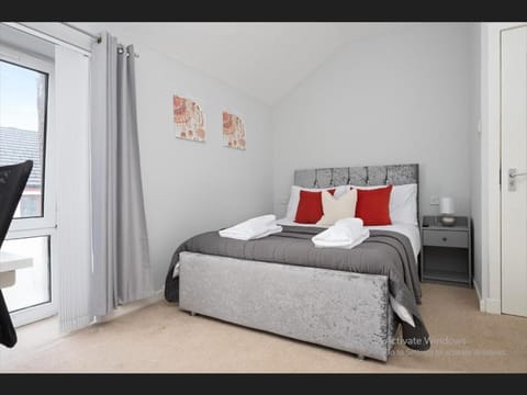 Modern 5-Bedroom House - Bannockburn House in Scotland