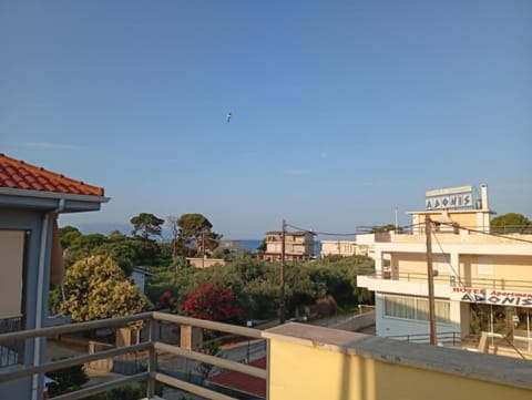 View (from property/room), Balcony/Terrace, City view