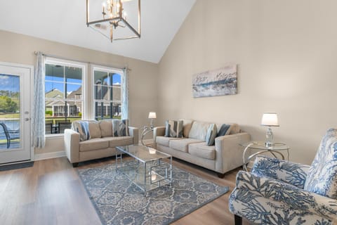 Cozy Barefoot Resort Townhome – Pool, Golf & Near Beach! House in North Myrtle Beach